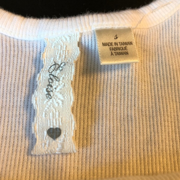 Off-white ribbed tank w/ lace flower appliques - Picture 6 of 8